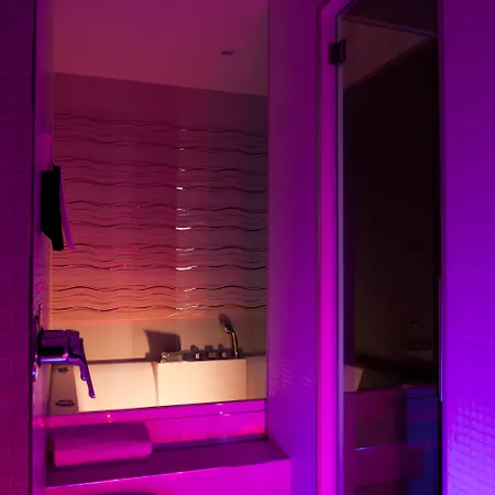 לינה וארוחת בוקר Magenta Pantheon Navona 4*