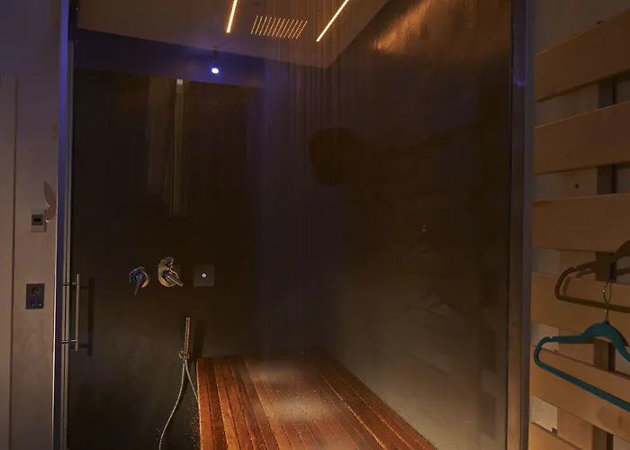 Magenta Pantheon Navona