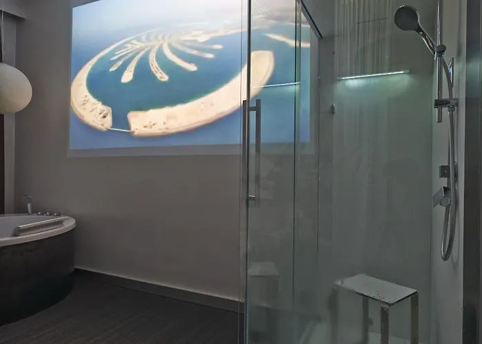 Magenta Pantheon Navona